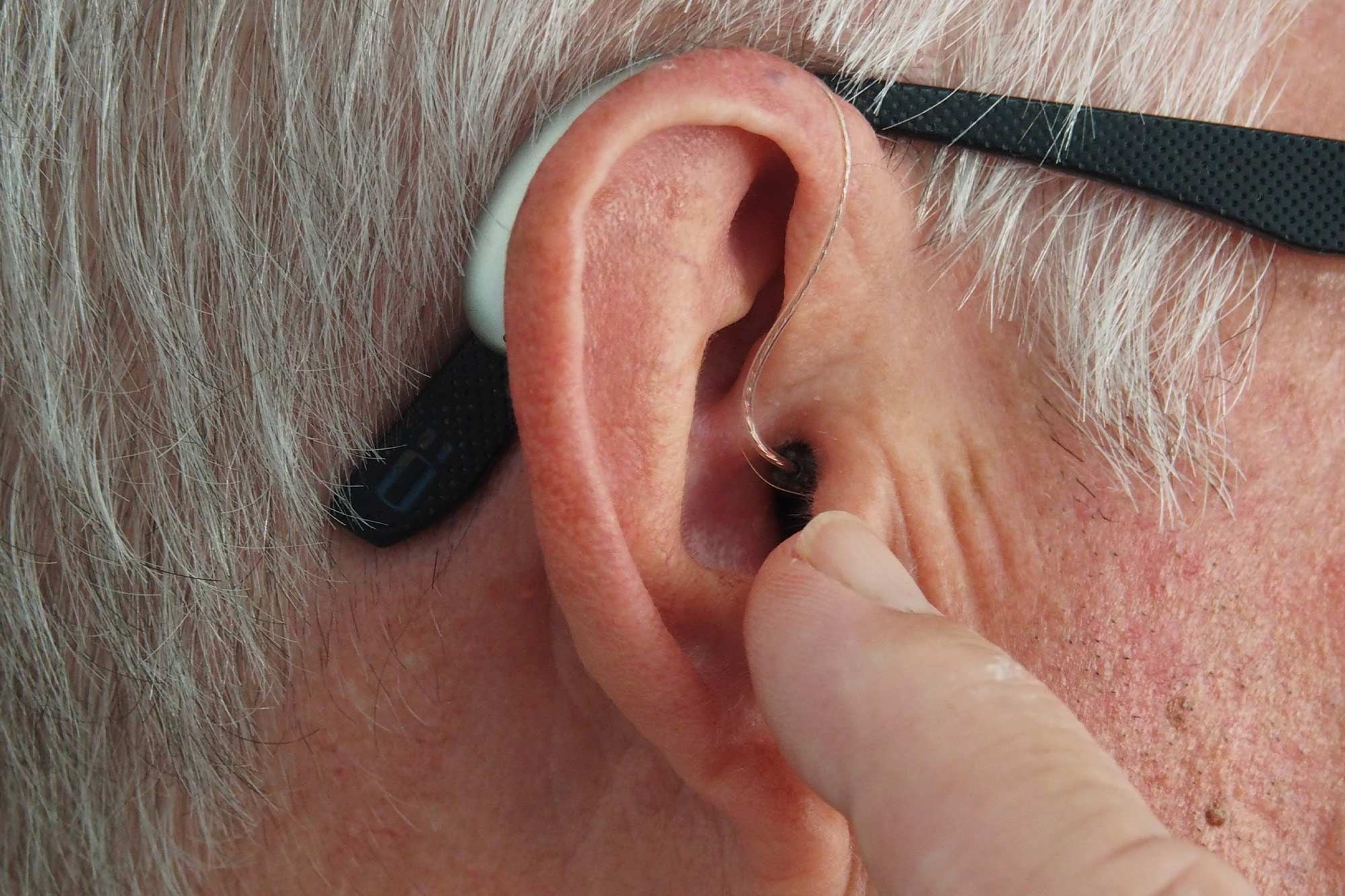 Invisible Hearing Aids - Advantages and Disadvantages